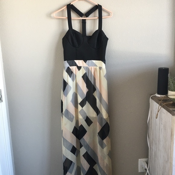 Charlotte Russe Geometric Maxi Dress with Slits - Picture 3 of 6
